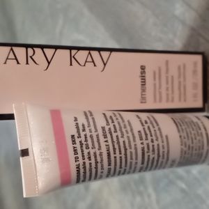 Mary Kay Luminous Wear Beige 3 Foundation
